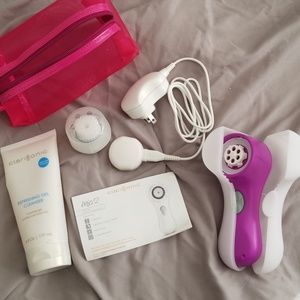 NEW Clarasonic Mia 2
